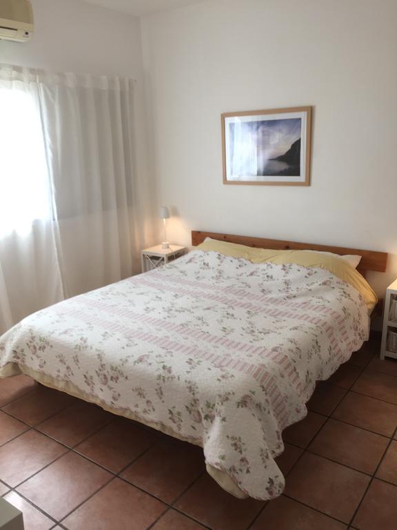 Gil'S Guest Rooms Neve Zohar Værelse billede
